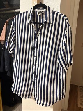 Forenza Blue & White Vertical Stripe Short-Sleeve Button-Up Shirt